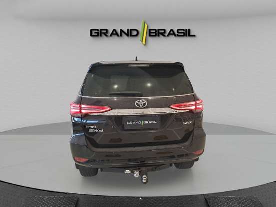 TOYOTA-HILUX SW4-2.8 D-4D TURBO DIESEL SRX 7L 4X4 AUTOMÁTICO TOYOTA-HILUX SW4-2023