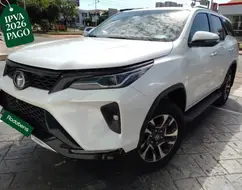 TOYOTA HILUX SW4 2.8 D-4D TURBO DIESEL SRX PLATINUM 4X4 AUTOMÁTICO TOYOTA HILUX SW4 2.8 D-4D TURBO DIESEL SRX PLATINUM 4X4 AUTOMÁTICO