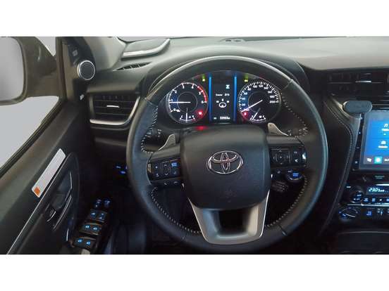 TOYOTA-HILUX SW4-2.8 D-4D TURBO DIESEL SRX PLATINUM 7L 4X4 AUTOMÁTICO TOYOTA-HILUX SW4-2024
