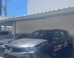 TOYOTA HILUX SW4 2.8 D-4D TURBO DIESEL SRX PLATINUM 7L 4X4 AUTOMÁTICO TOYOTA HILUX SW4 2.8 D-4D TURBO DIESEL SRX PLATINUM 7L 4X4 AUTOMÁTICO