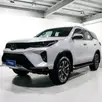 TOYOTA HILUX SW4 2.8 D-4D TURBO DIESEL SRX PLATINUM 7L 4X4 AUTOMÁTICO TOYOTA HILUX SW4 2.8 D-4D TURBO DIESEL SRX PLATINUM 7L 4X4 AUTOMÁTICO