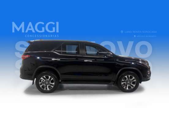 TOYOTA-HILUX SW4-2.8 D-4D TURBO DIESEL SRX PLATINUM 7L 4X4 AUTOMÁTICO TOYOTA-HILUX SW4-2025