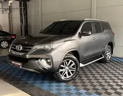 TOYOTA HILUX SW4 2.8 SRX 4X4 16V TURBO INTERCOOLER DIESEL 4P AUTOMÁTICO TOYOTA HILUX SW4 2.8 SRX 4X4 16V TURBO INTERCOOLER DIESEL 4P AUTOMÁTICO