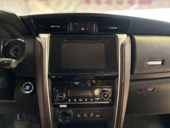 TOYOTA-HILUX SW4-2017