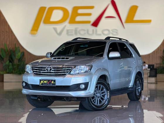 TOYOTA HILUX SW4 3.0 SRV 4X4 16V TURBO INTERCOOLER DIESEL 4P AUTOMÁTICO