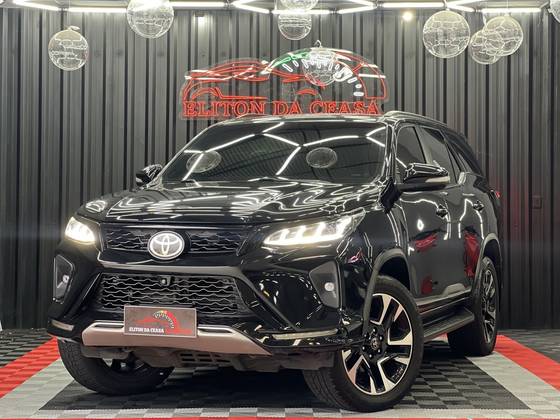 TOYOTA HILUX SW4 4.0 SRX 4X4 7 LUGARES V6 24V GASOLINA 4P AUTOMÁTICO