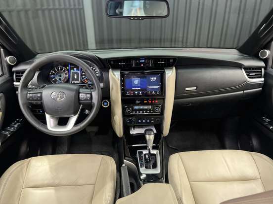 TOYOTA-HILUX SW4-4.0 SRX 4X4 7 LUGARES V6 24V GASOLINA 4P AUTOMÁTICO TOYOTA-HILUX SW4-2016