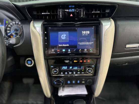 TOYOTA-HILUX SW4-2016