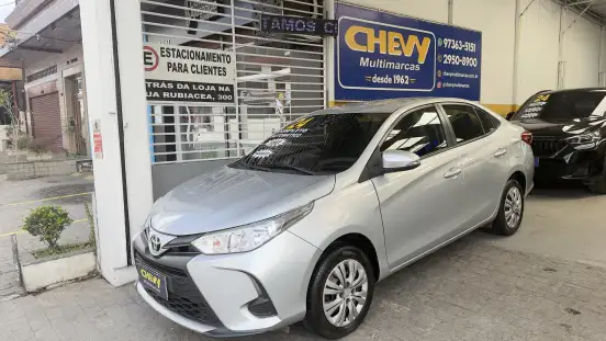 TOYOTA-YARIS-2023