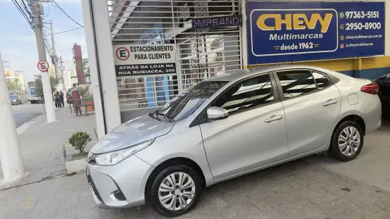 TOYOTA-YARIS-2023