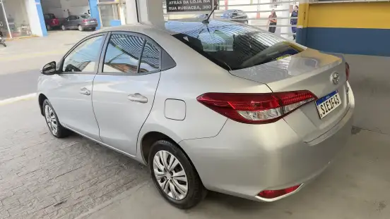 TOYOTA-YARIS-2023