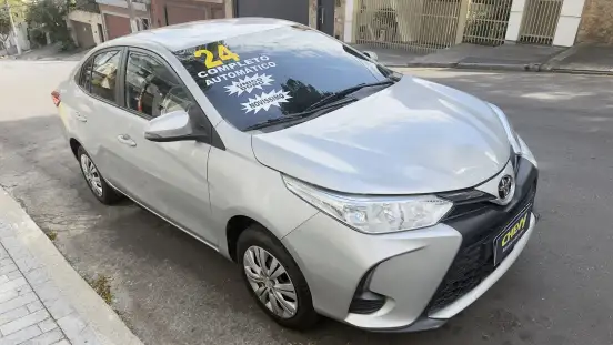 TOYOTA-YARIS-2023