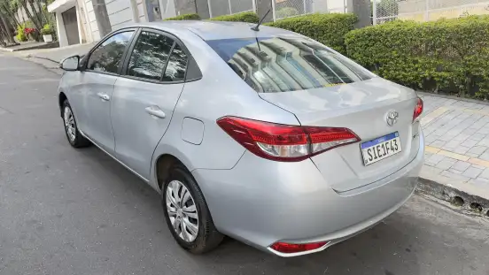 TOYOTA-YARIS-2023