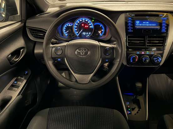 TOYOTA-YARIS-2020