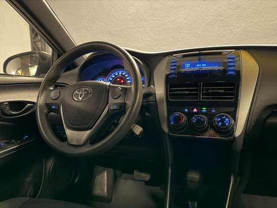 TOYOTA-YARIS-2020