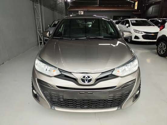 TOYOTA-YARIS-2019