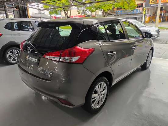 TOYOTA-YARIS-2019