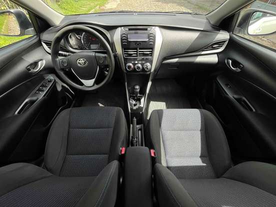 TOYOTA-YARIS-2019