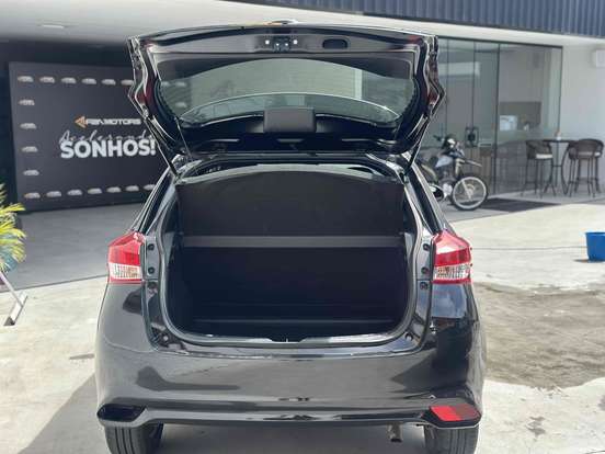 TOYOTA-YARIS-2024
