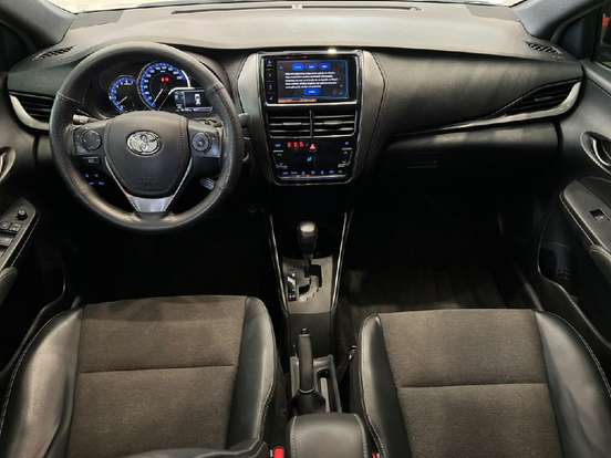 TOYOTA-YARIS-2022