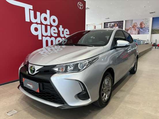 TOYOTA-YARIS-2023