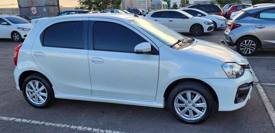 TOYOTA-ETIOS-2017