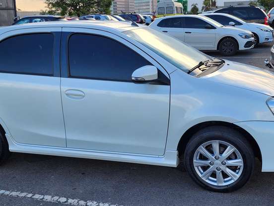 TOYOTA-ETIOS-1.5 XLS 16V FLEX 4P AUTOMÁTICO TOYOTA-ETIOS-2017