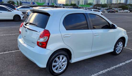 TOYOTA-ETIOS-2017
