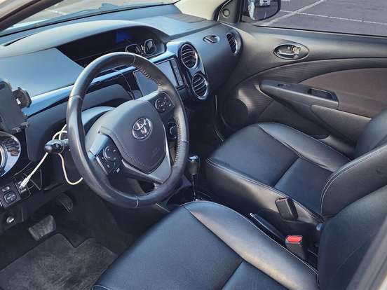 TOYOTA-ETIOS-1.5 XLS 16V FLEX 4P AUTOMÁTICO TOYOTA-ETIOS-2017