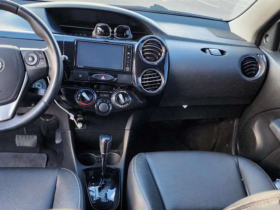 TOYOTA-ETIOS-1.5 XLS 16V FLEX 4P AUTOMÁTICO TOYOTA-ETIOS-2017