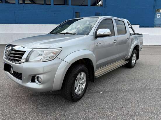 TOYOTA-HILUX-2.7 SRV 4X2 CD 16V FLEX 4P AUTOMÁTICO TOYOTA-HILUX-2014