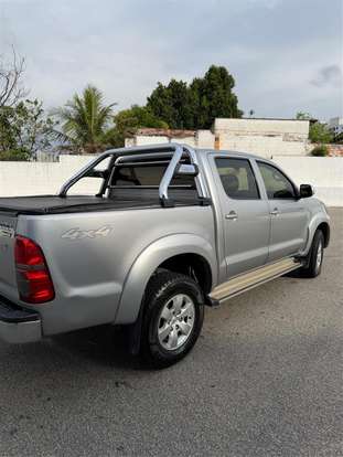 TOYOTA-HILUX-2.7 SRV 4X2 CD 16V FLEX 4P AUTOMÁTICO TOYOTA-HILUX-2014