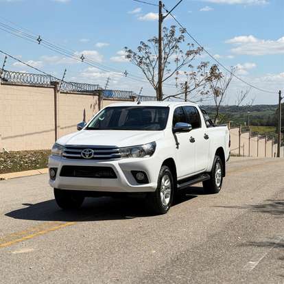 TOYOTA-HILUX-2016