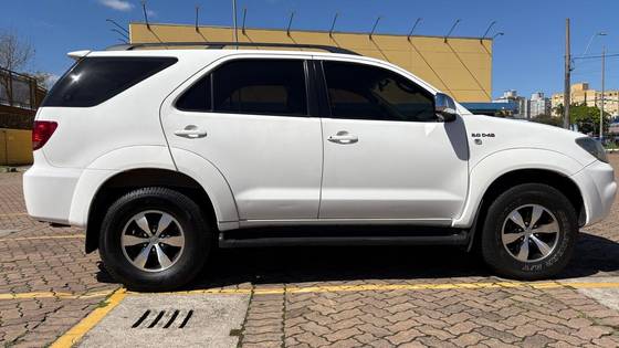 TOYOTA HILUX SW4 3.0 SRV 4X4 16V TURBO INTERCOOLER DIESEL 4P AUTOMÁTICO