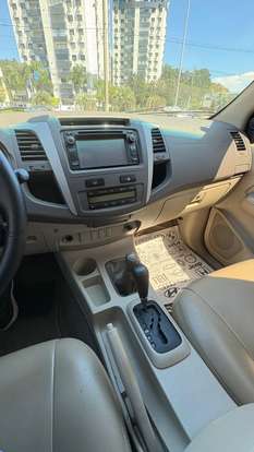 TOYOTA-HILUX SW4-2008