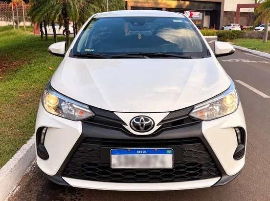 TOYOTA-YARIS-2023