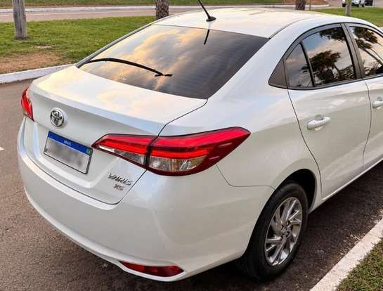 TOYOTA-YARIS-2023