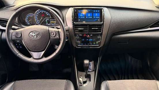 TOYOTA-YARIS-2023