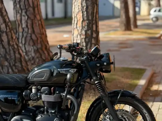 TRIUMPH-BONNEVILLE T120 BLACK 1200 TRIUMPH-BONNEVILLE T120 BLACK 1200-2018