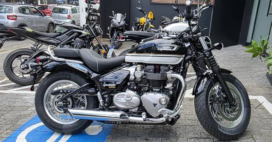 TRIUMPH BONNEVILLE SPEEDMASTER 