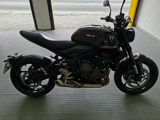 TRIUMPH TRIDENT 660 
