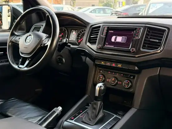 VOLKSWAGEN-AMAROK-2022