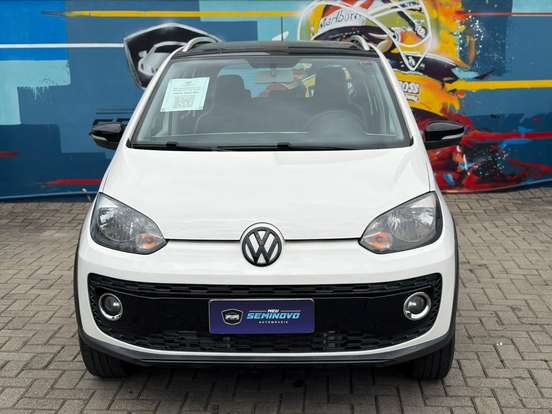 VOLKSWAGEN-CROSS UP-2016