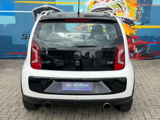 VOLKSWAGEN-CROSS UP-2016