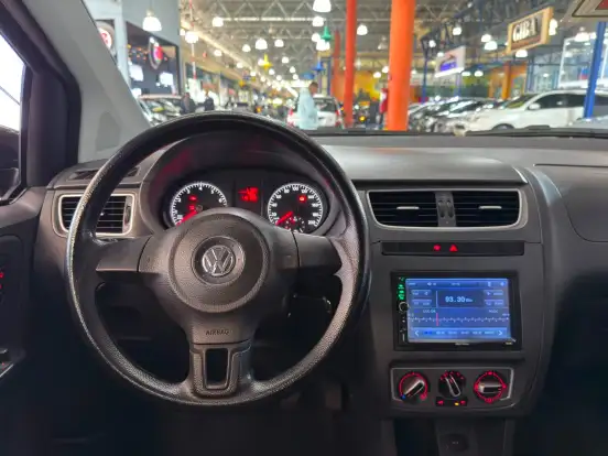 VOLKSWAGEN-FOX-2013