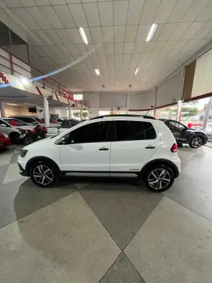 VOLKSWAGEN-FOX-2021