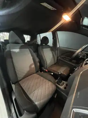 VOLKSWAGEN-FOX-2021