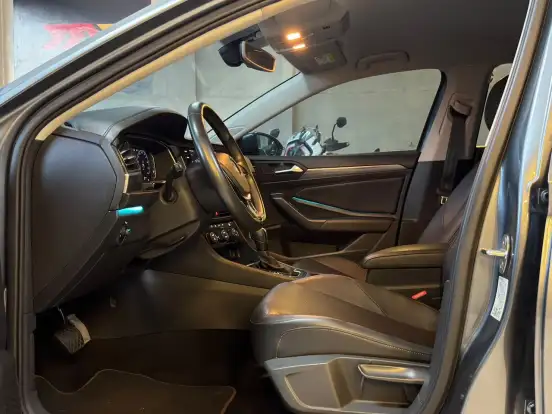 VOLKSWAGEN-JETTA-2020