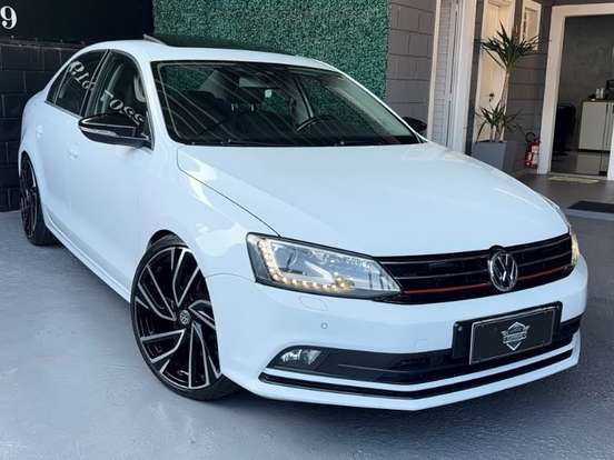 VOLKSWAGEN-JETTA-2.0 TSI HIGHLINE 211CV GASOLINA 4P TIPTRONIC VOLKSWAGEN-JETTA-2015
