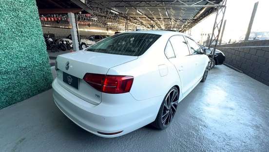 VOLKSWAGEN-JETTA-2015